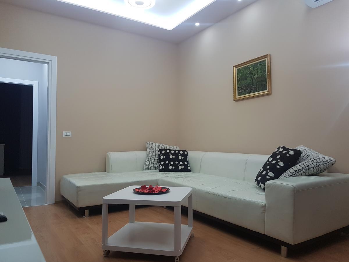 City Center Apartment Тирана Екстер'єр фото