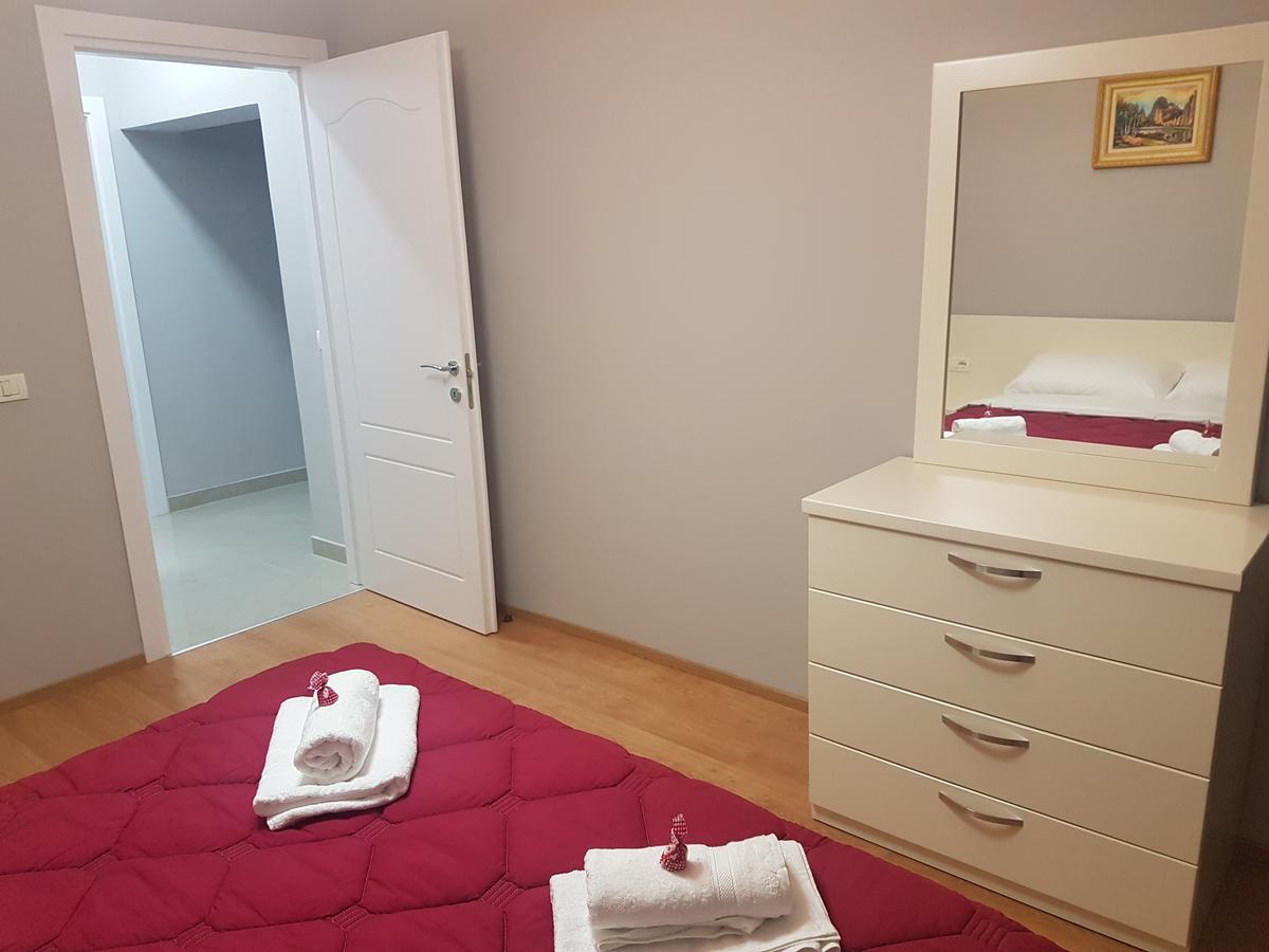 City Center Apartment Тирана Екстер'єр фото