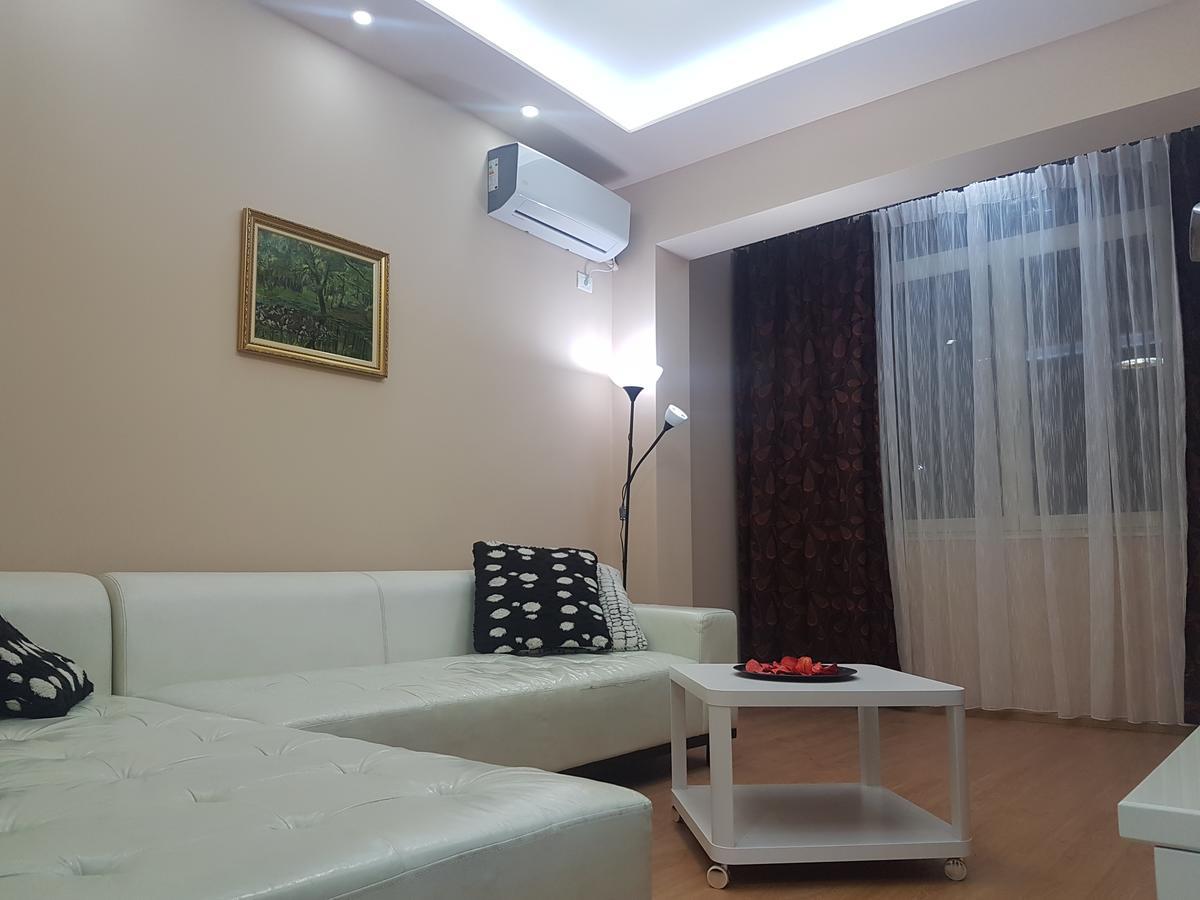 City Center Apartment Тирана Екстер'єр фото