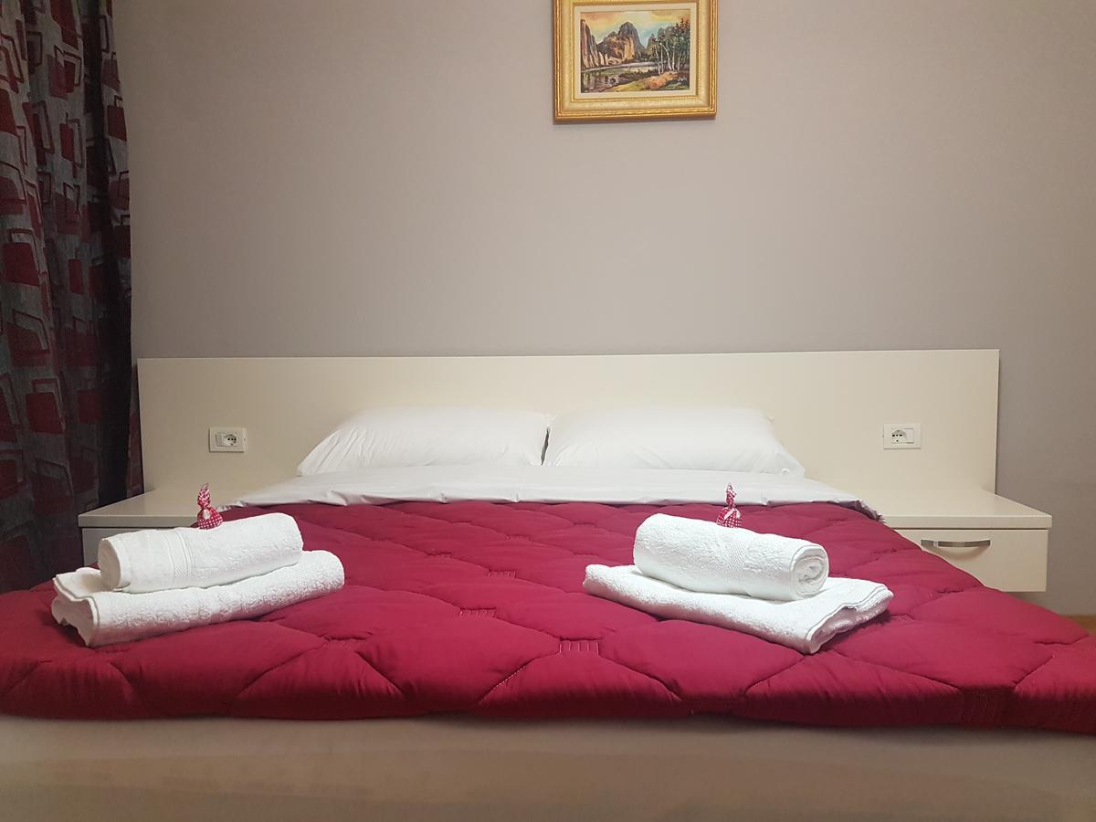 City Center Apartment Тирана Екстер'єр фото